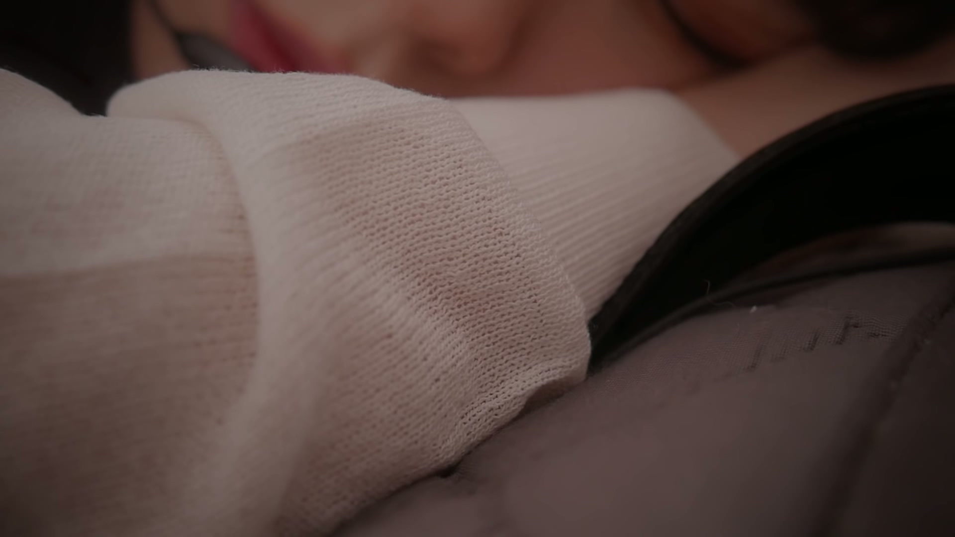 Yeonchu-一小时的睡眠呼吸声… Zzz 仿佛有人在身边一起睡