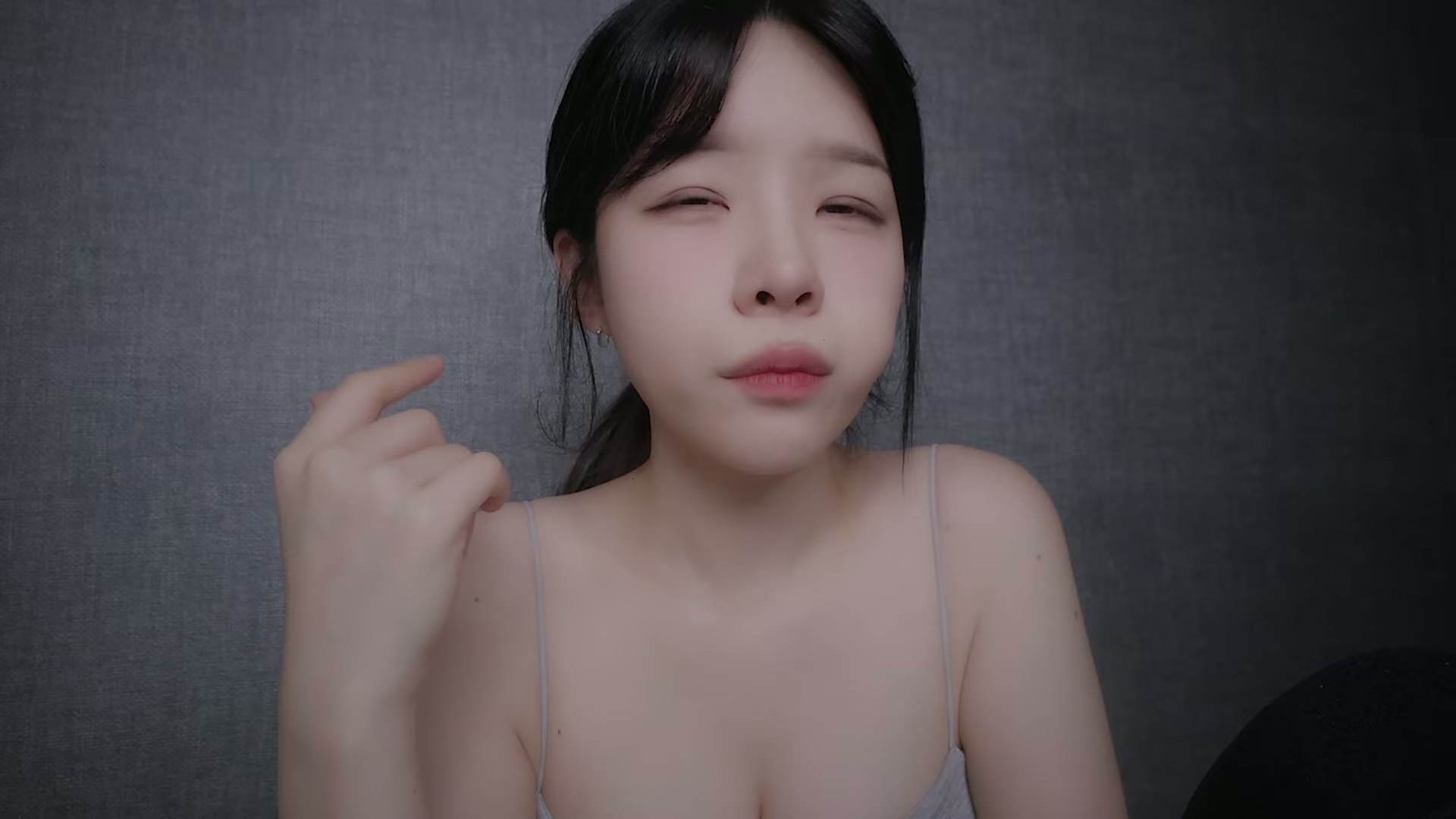 Yeonchu-下班后，开Temu盲盒、掏耳朵、一起玩