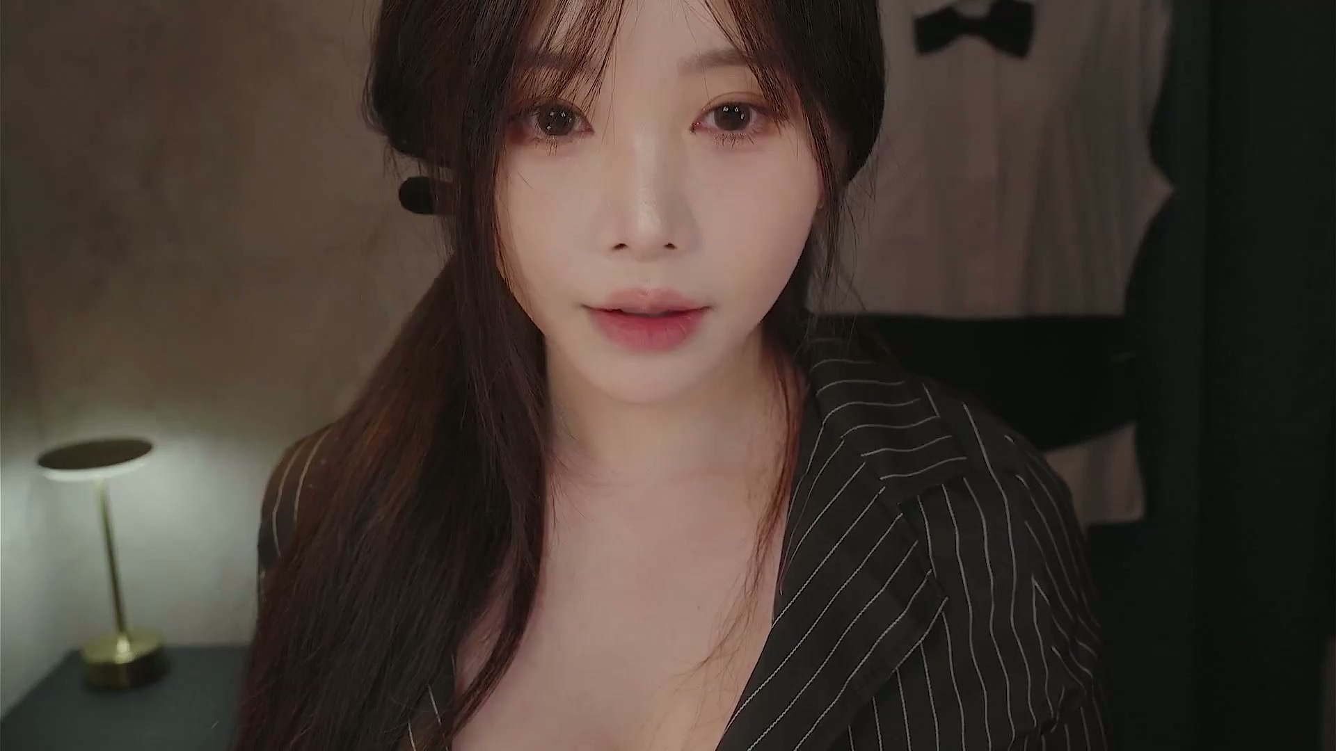 Yoonying-前男友的礼服试衣店