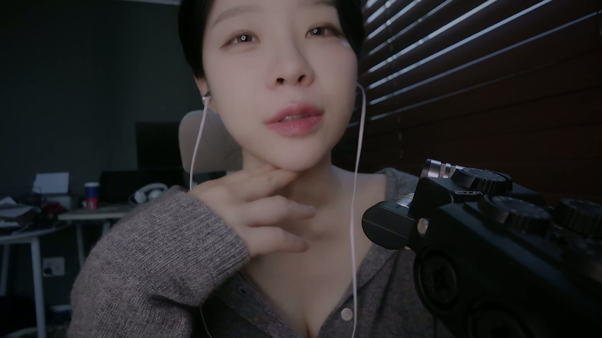 Yeonchu-轻声细语的低语，但夹带着跟踪狂故事..（闲聊）