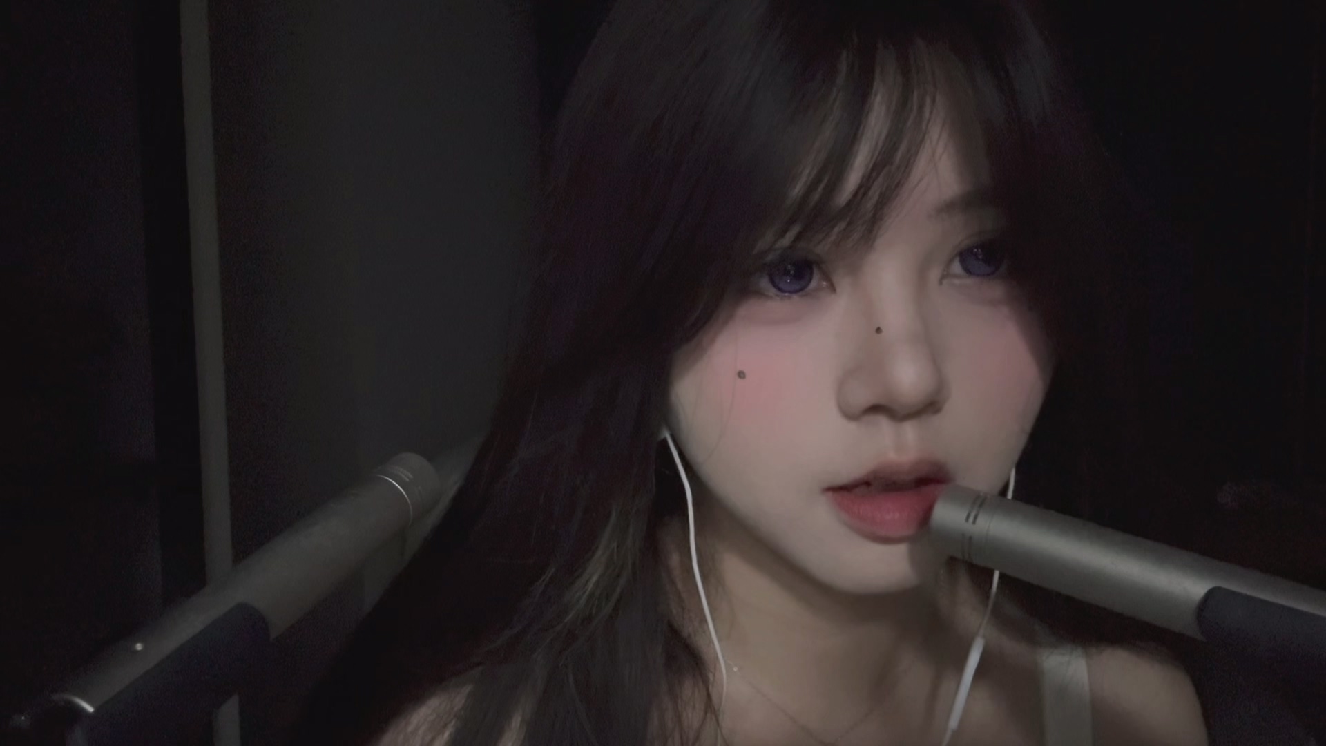 啵啵眠眠-吸溜手