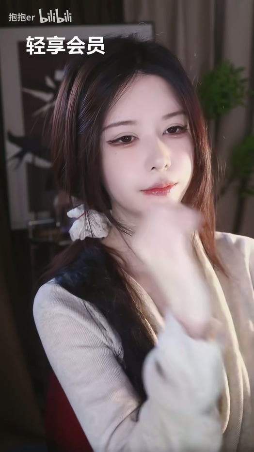 抱抱er- 温柔摸眼睛视觉助眠 &轻语口腔音触发音~