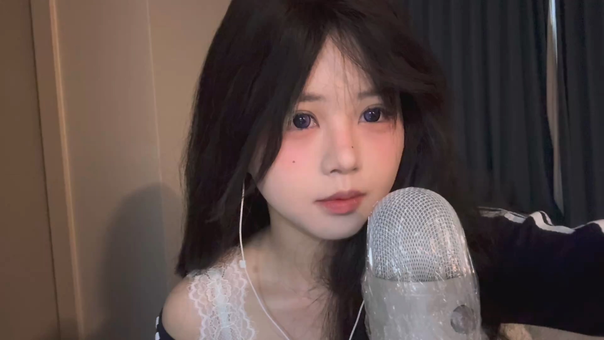 啵啵眠眠-大头舔麦