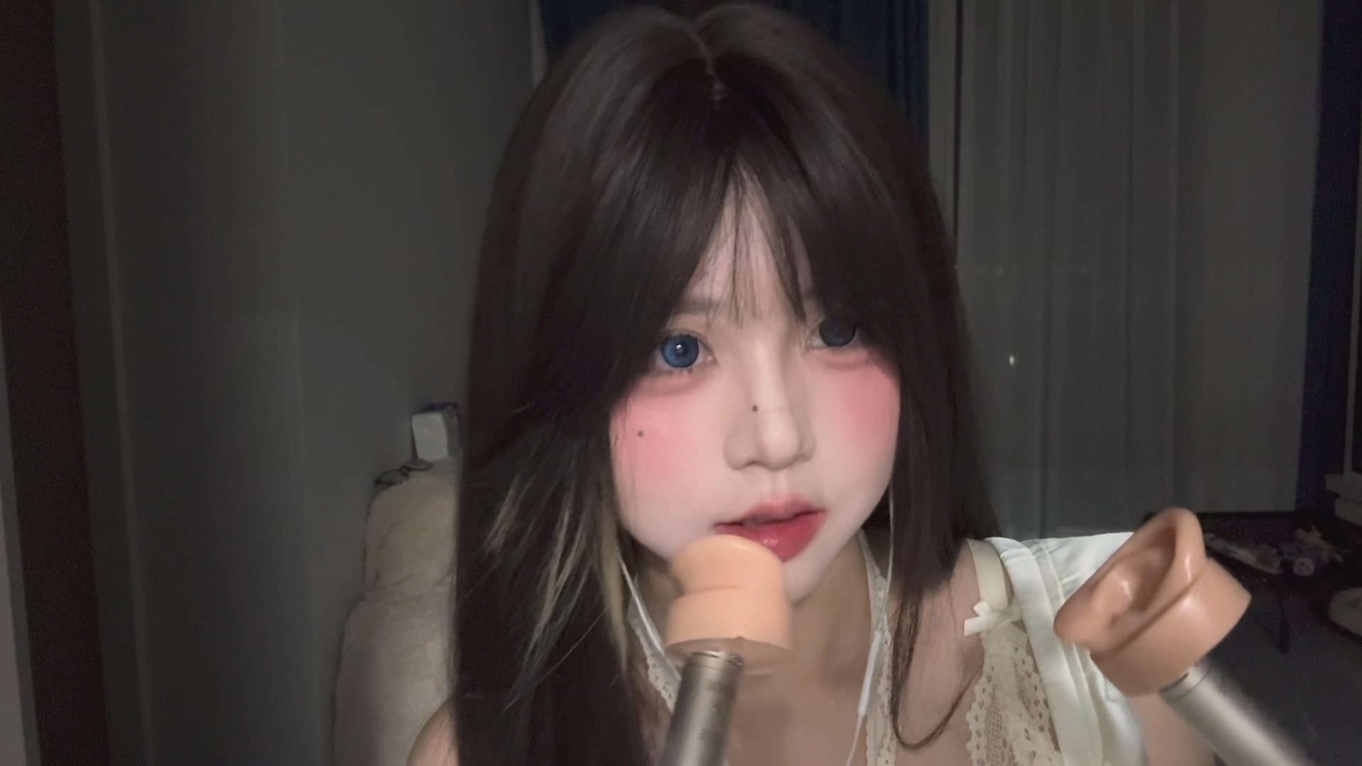 啵啵眠眠-不基础天鹅口月空