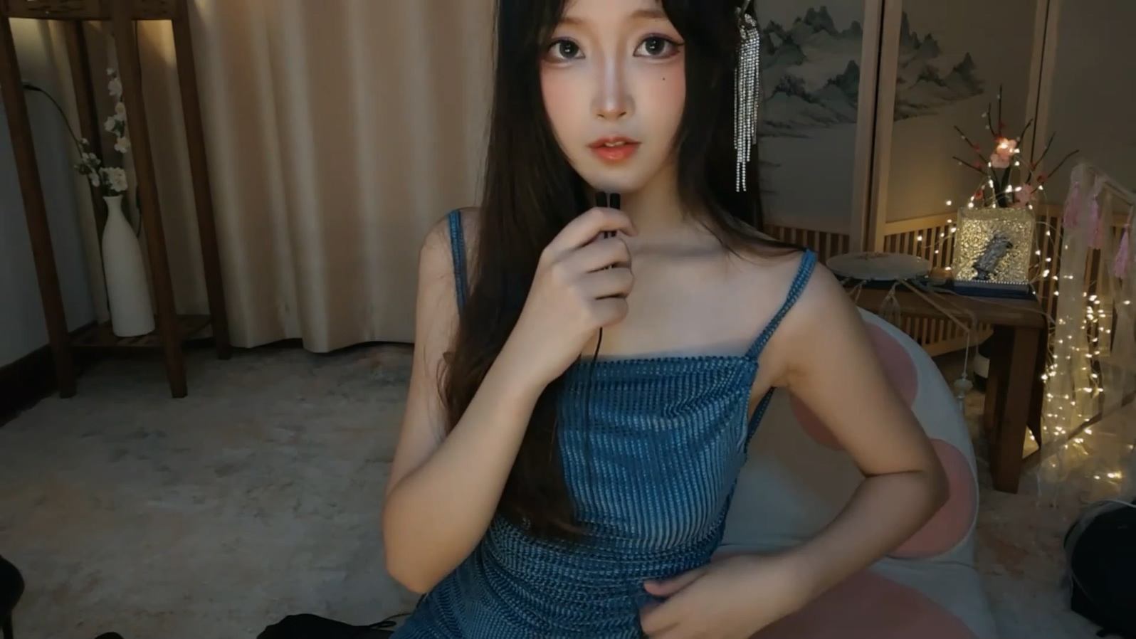 二呆啾- 暗恋的邻居姐姐安慰我