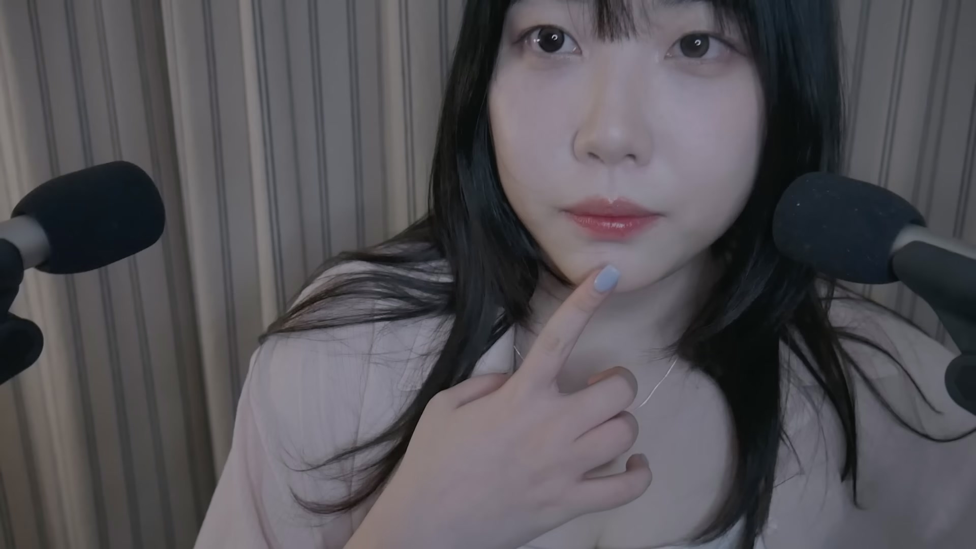 DOOBOO-来啦～用口水涂抹给你化妆！（手部动作、口腔音）