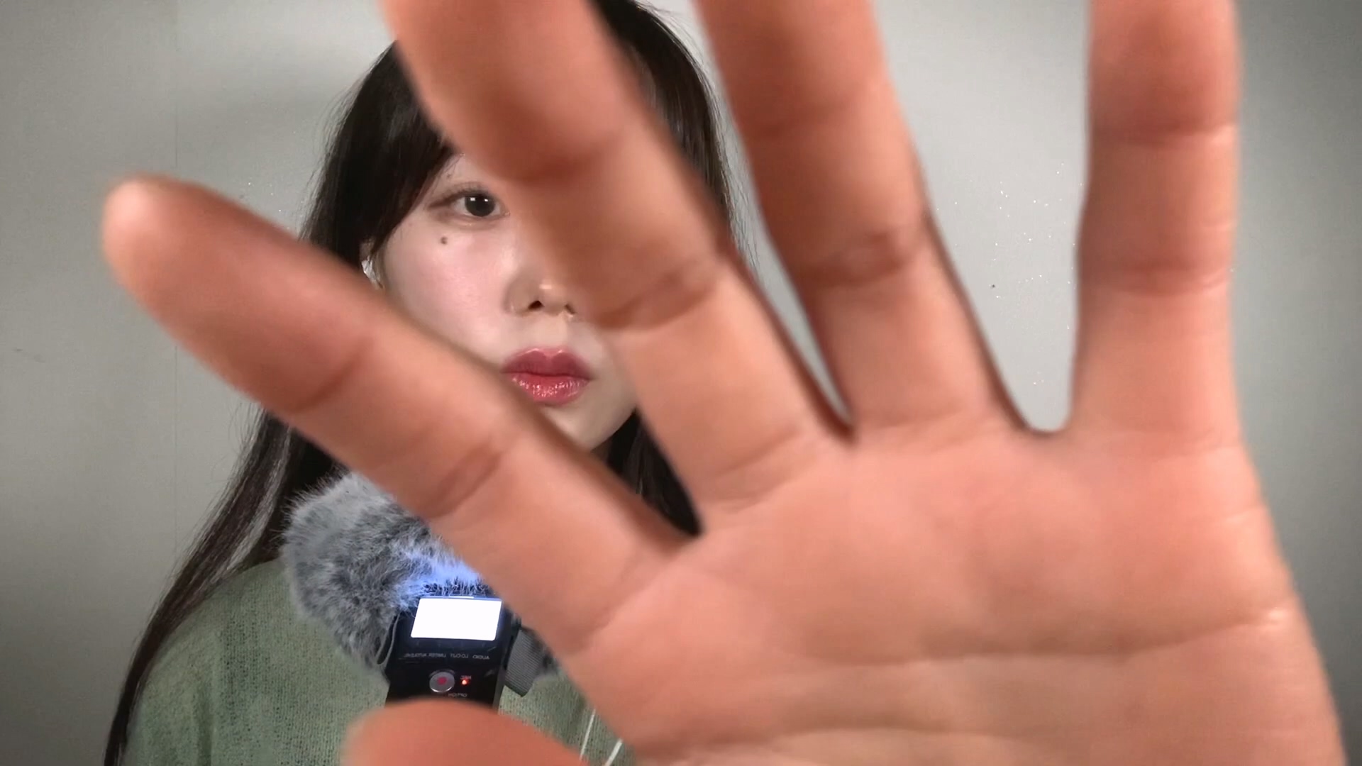 Jamonghae-催眠入耳口腔音＋手部动作｜睡前安慰的话语