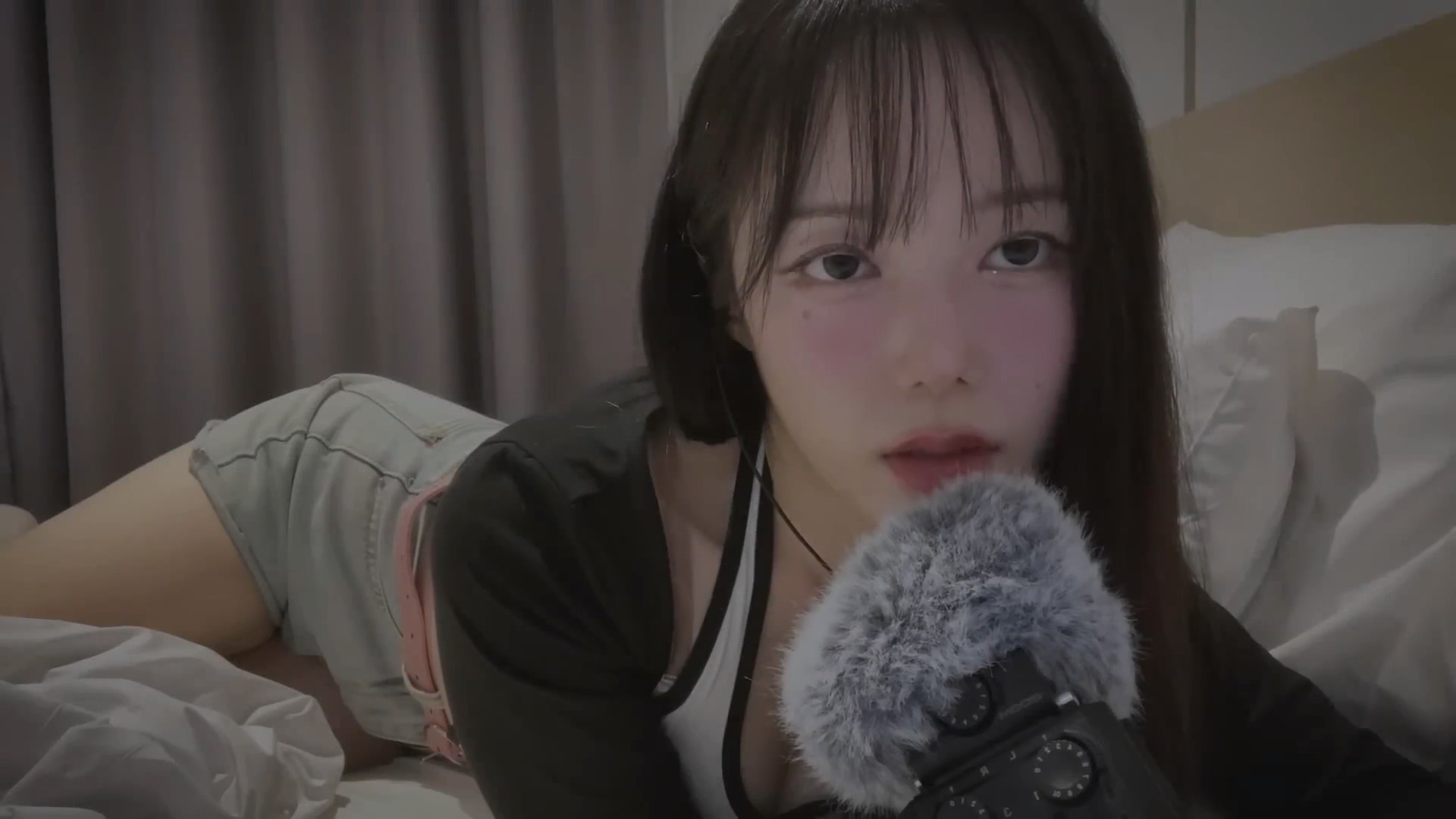 Jamonghae-女友帮年下男友掏耳朵 Part 2