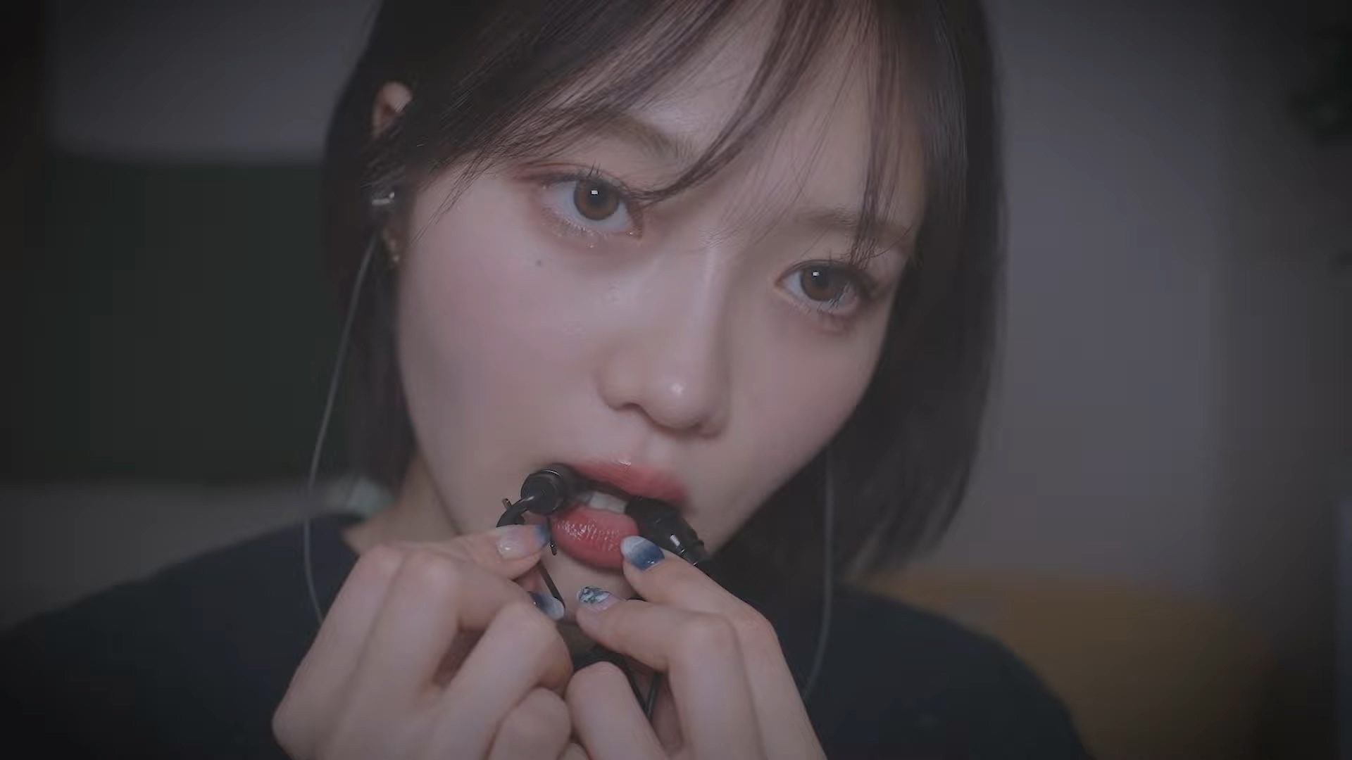 Nareun-【1小时版 ASMR】麦克风在我牙齿上（呼吸声）