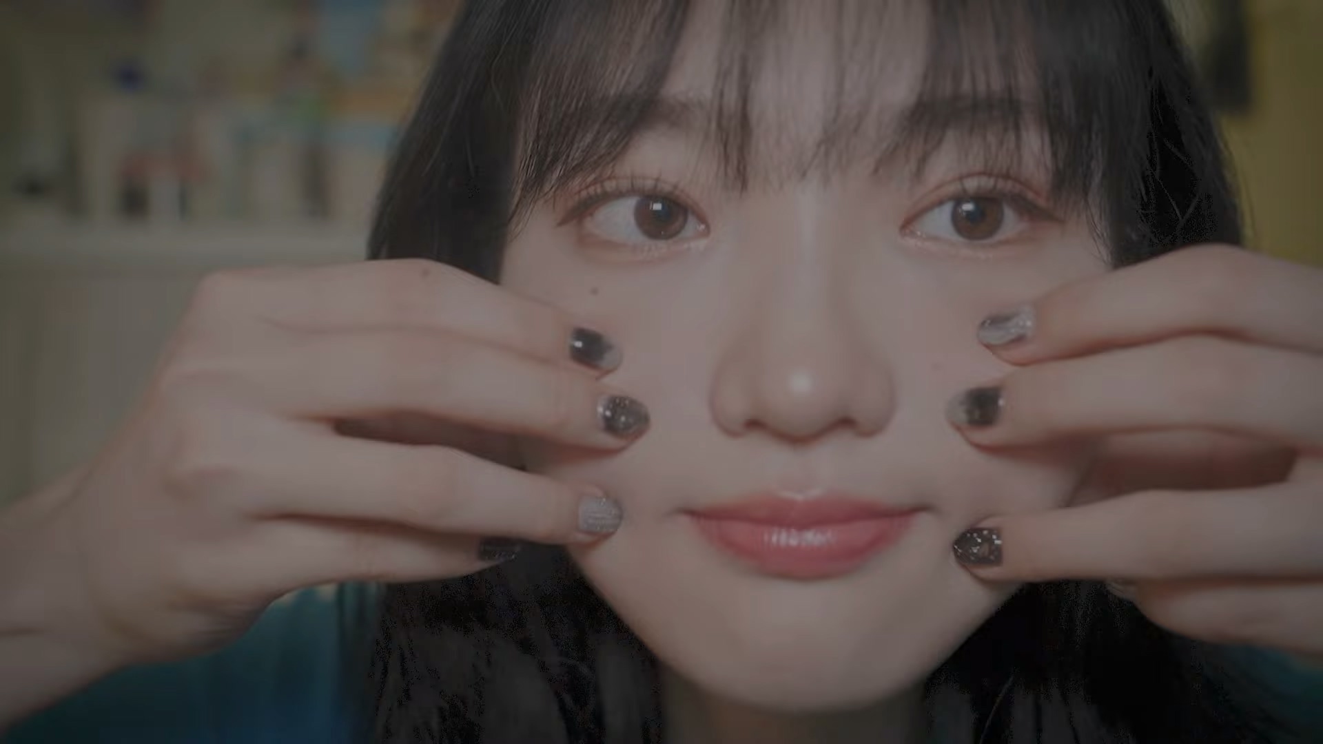 Nareun-先进来，我都准备好了（手部动作）