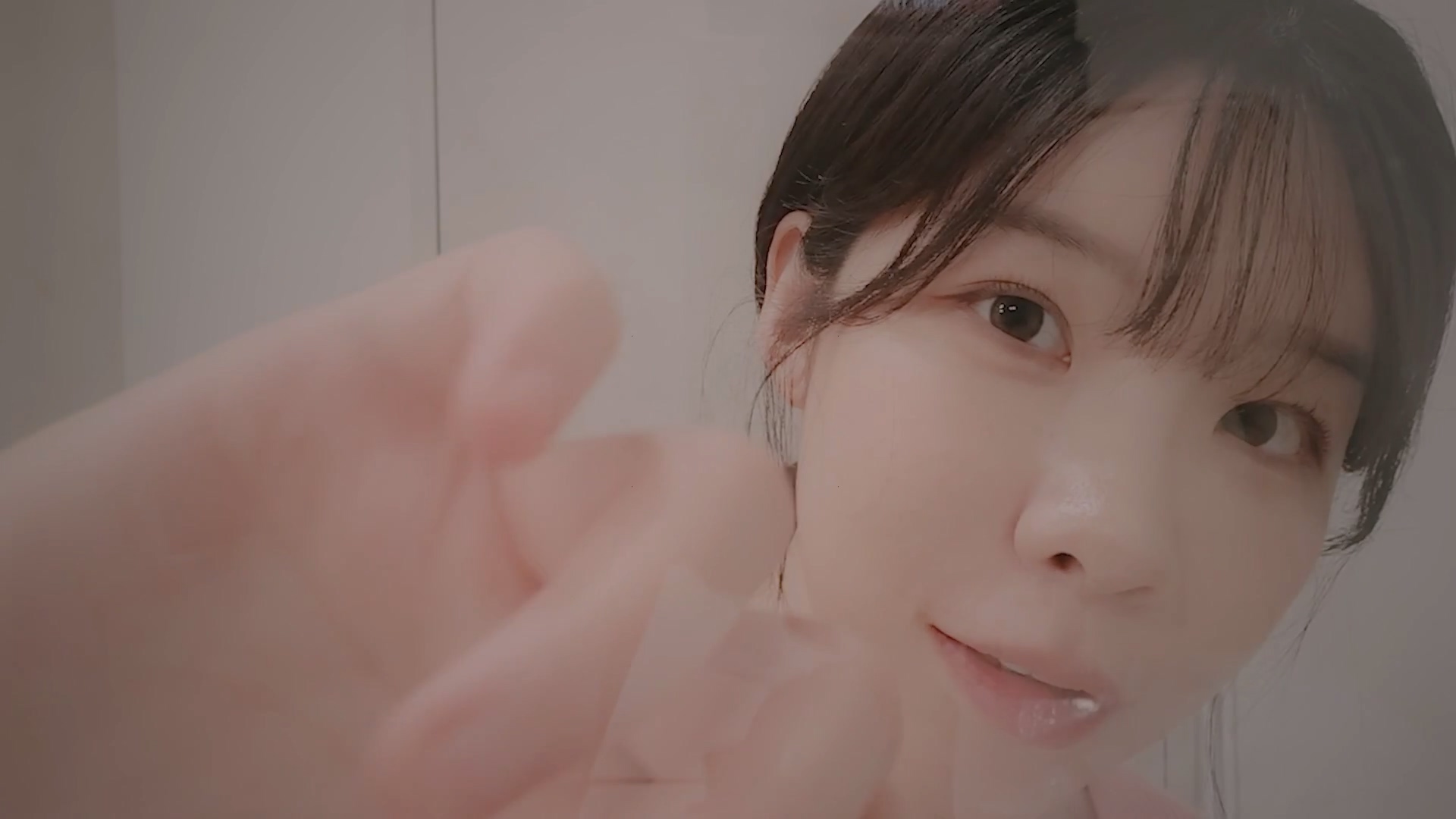 Yeonchu-亚克力板亲亲