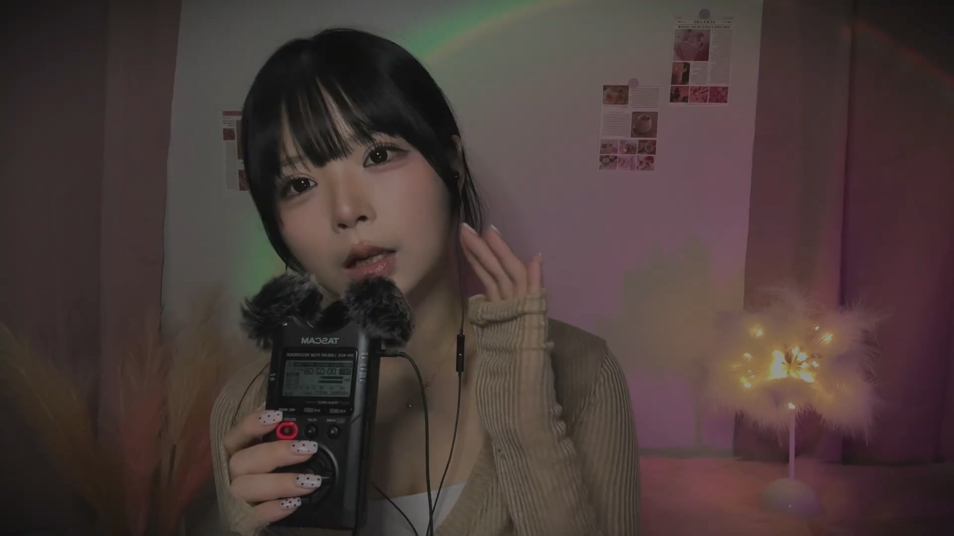 hanyung-轻柔的亲吻声与温柔的抚摸