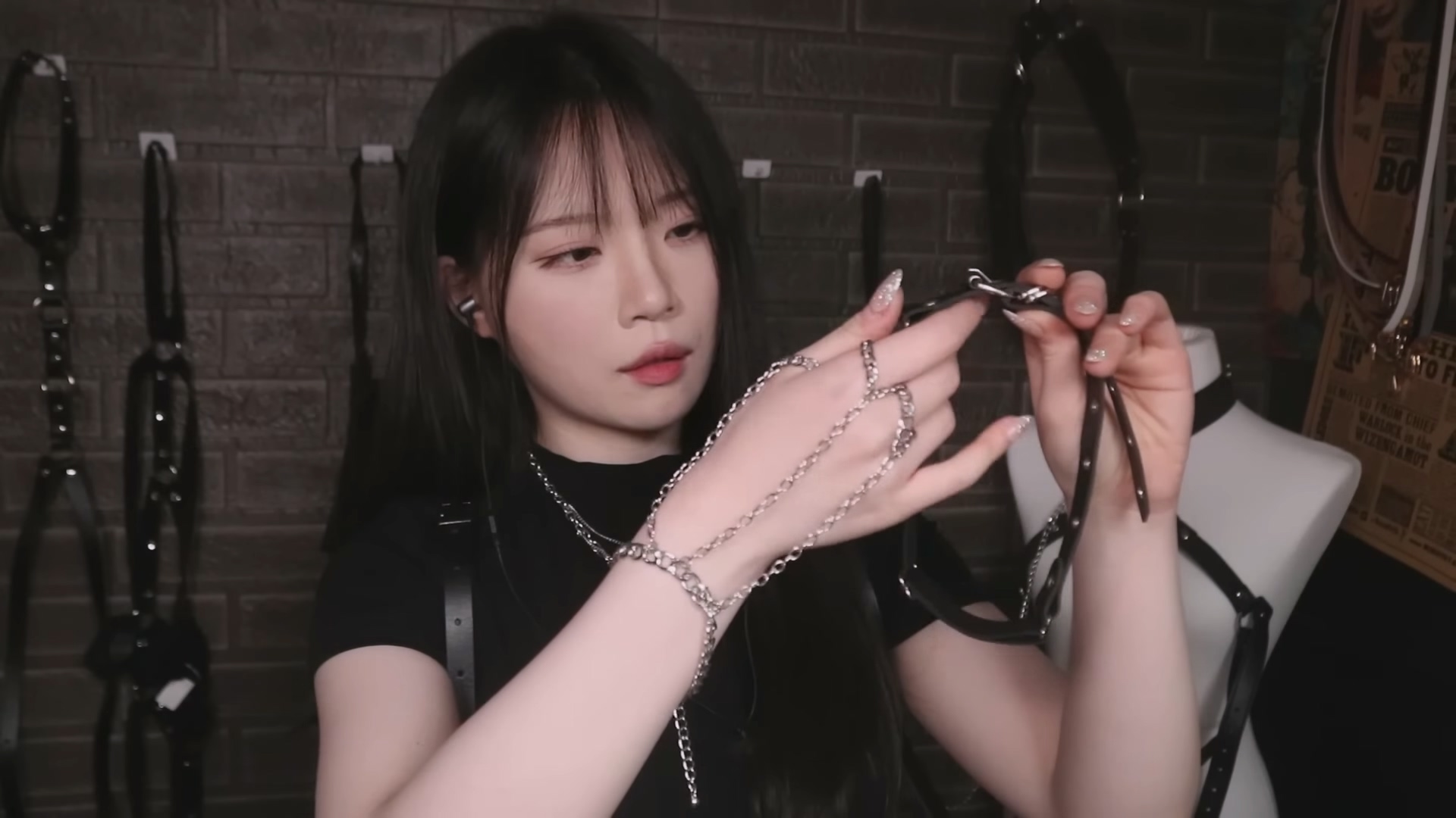 Nara-舒适的身体束缚销售店情景剧（皮革、链条声超好听）