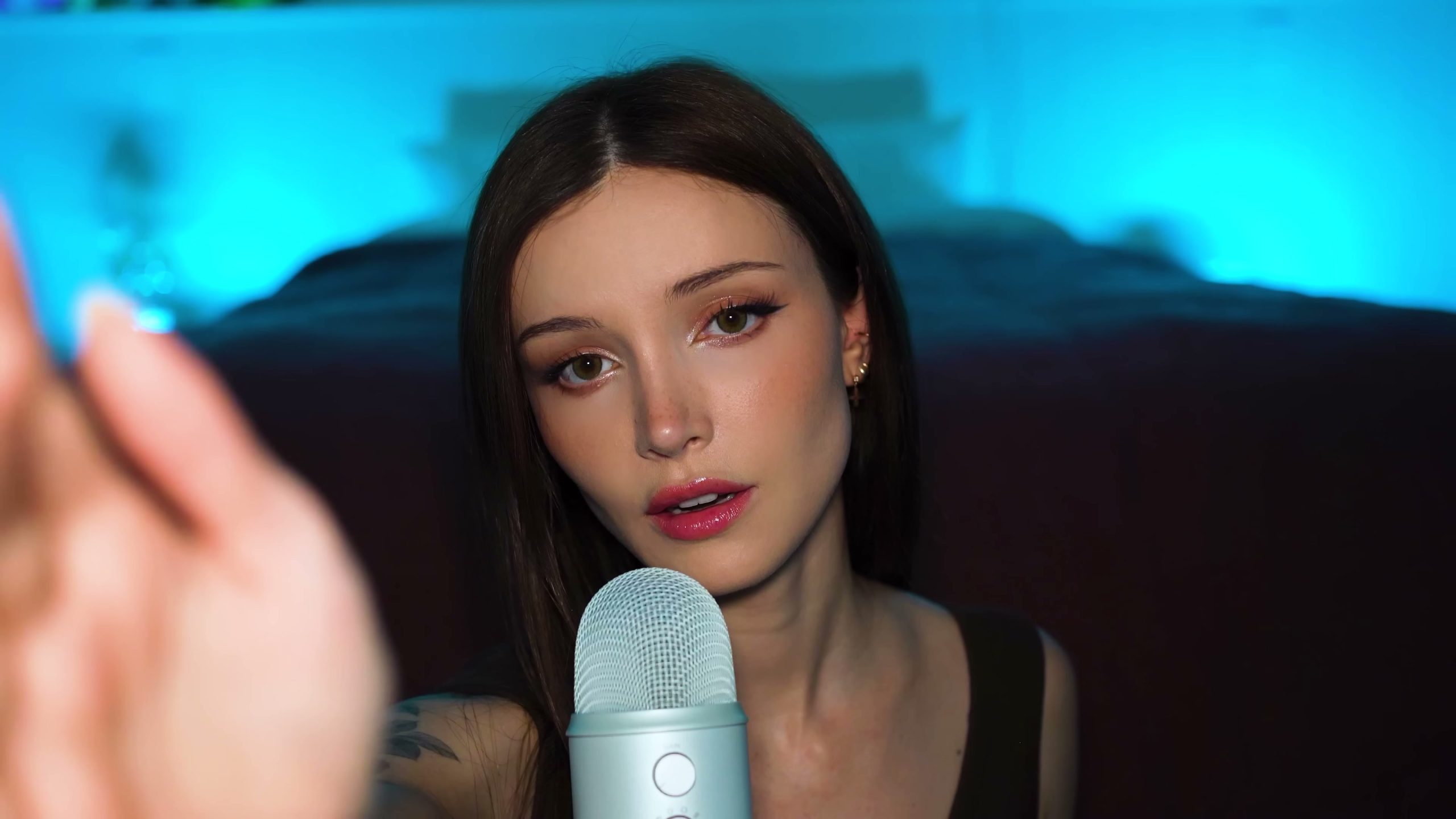 Dainty Wilder-帮助你入睡的贴心陪伴ASMR…