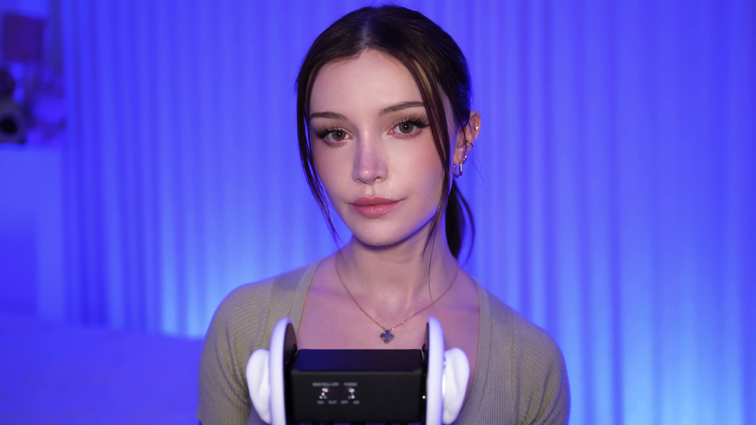 Dainty Wilder-让我轻轻催眠你入睡的ASMR…